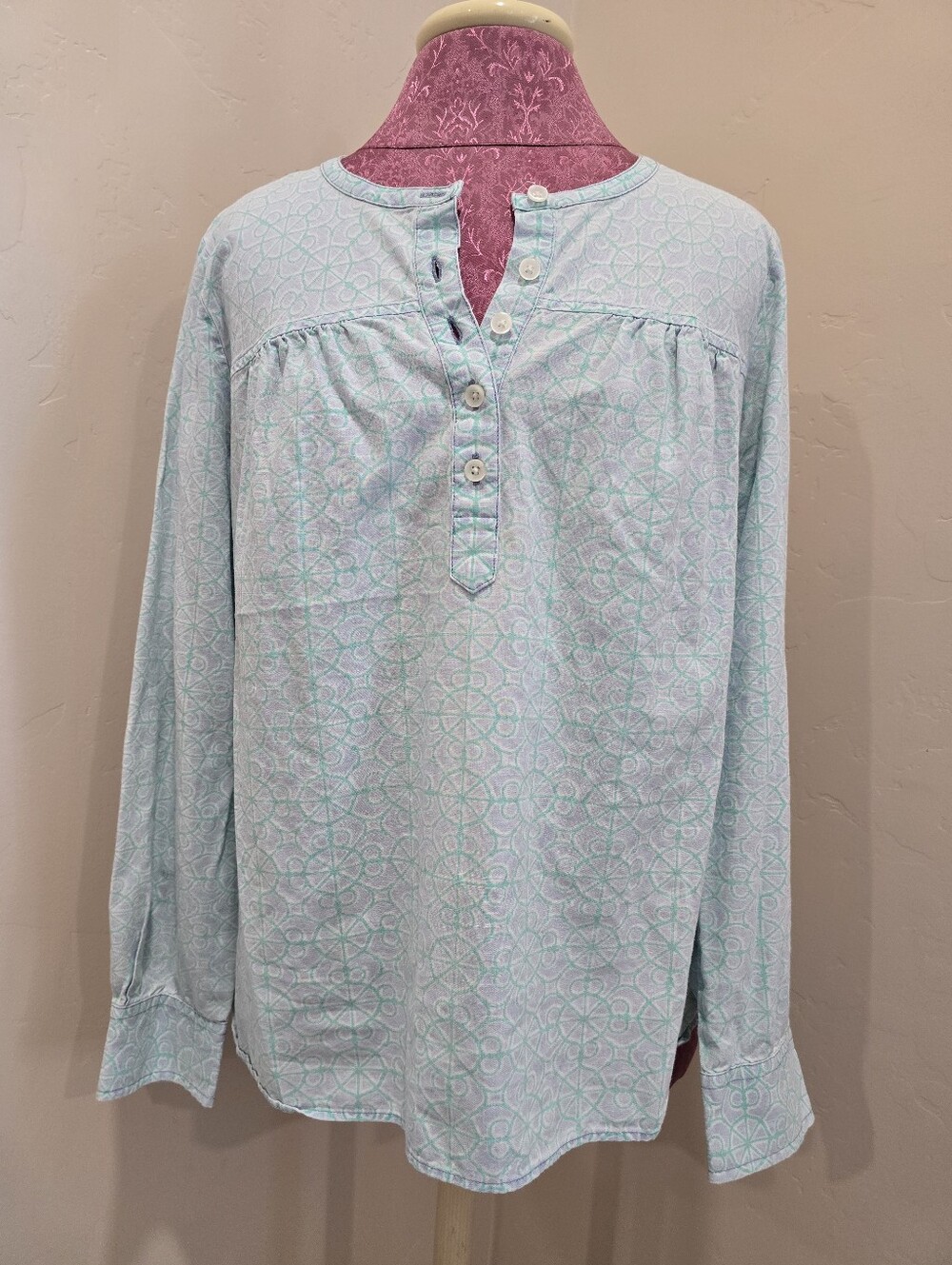 Vineyard Vines Women’s M Aqua Grey Geometric Shirt Long Sleeve Blouse Button